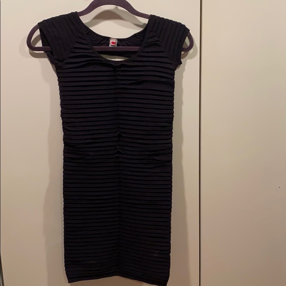 Black Bodycon Dress with Cutout